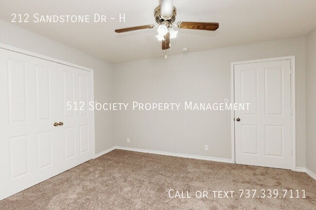 Building Photo - 212 Sandstone Dr
