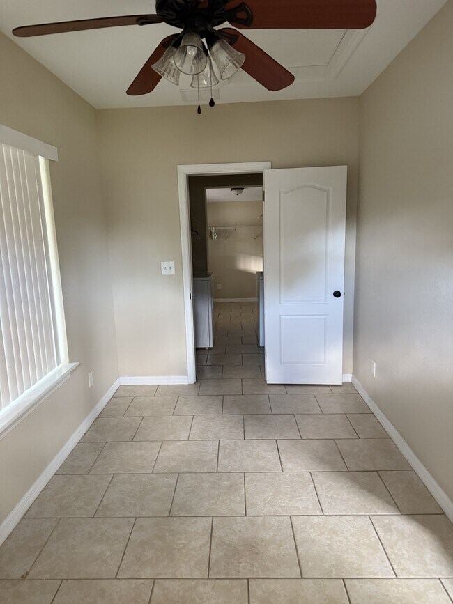 Building Photo - 509 Brightwood Ave