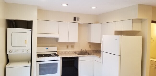 Building Photo - 3281 Kennett Sq