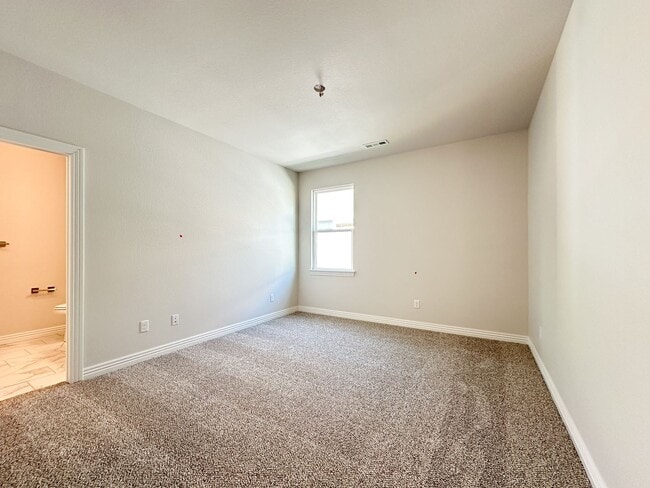 Building Photo - 4437 W Bronco Dr