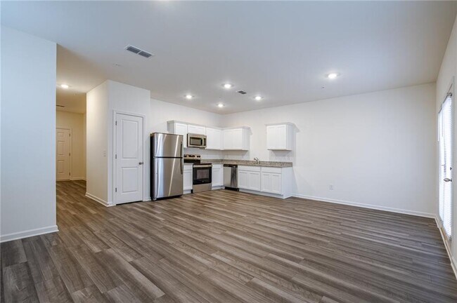 Building Photo - 2010 Ayla Dr