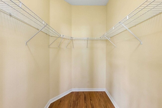 Building Photo - Spacious 3-Bedroom Townhome with Loft & Green-Space Views | Oviedo