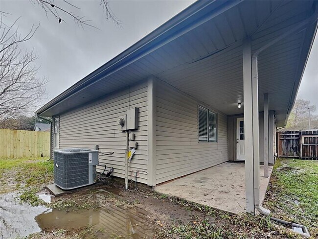 Building Photo - 15243 Bedford Glen Dr