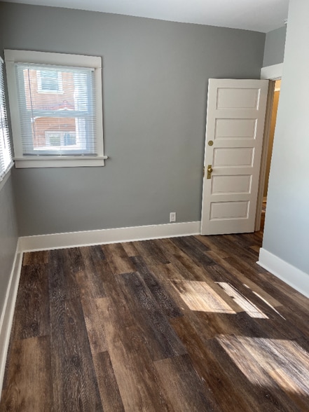 Building Photo - 2510 Elsinore St