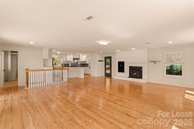 Building Photo - 118 Revere Dr