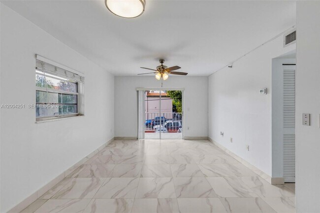 Building Photo - 140 NW 14th Ave