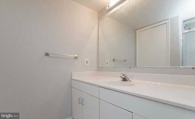 Building Photo - 1230 23rd St NW