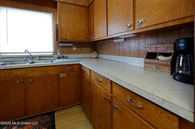 Building Photo - 7037 Lilly Rd