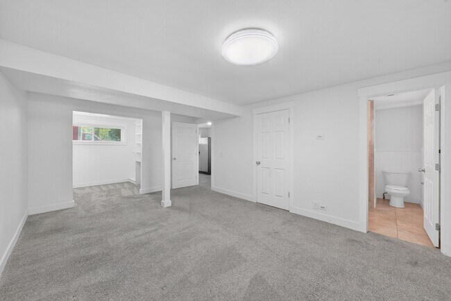 Building Photo - 281 W 2000 S St