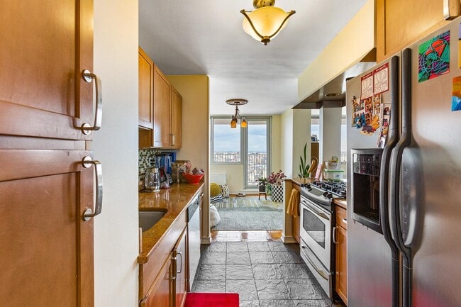 Building Photo - 6040 JFK Blvd E