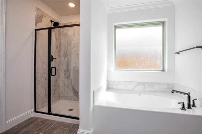 Building Photo - 2509 Westbrook Lp