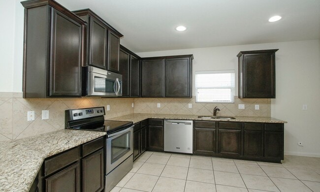 Building Photo - For Lease | 3 Bed, 2 Bath | 1,766 Sq Ft | ...