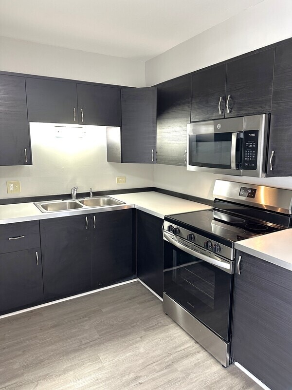 Building Photo - 9709 W Lorraine Dr