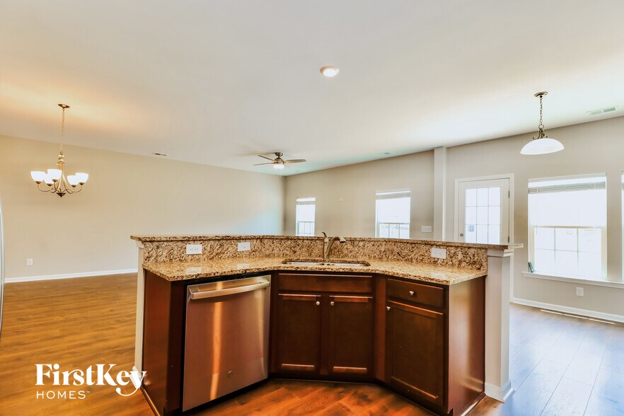 Building Photo - 343 Bradley Bend Dr