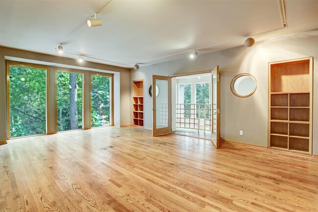 Building Photo - 431 Hedwig Rd