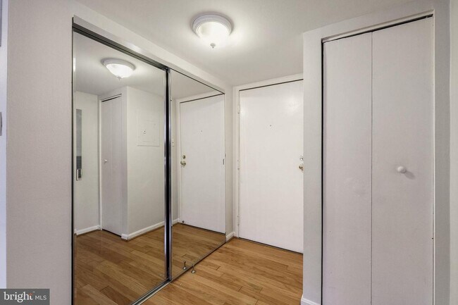 Building Photo - 1438 Meridian Pl NW