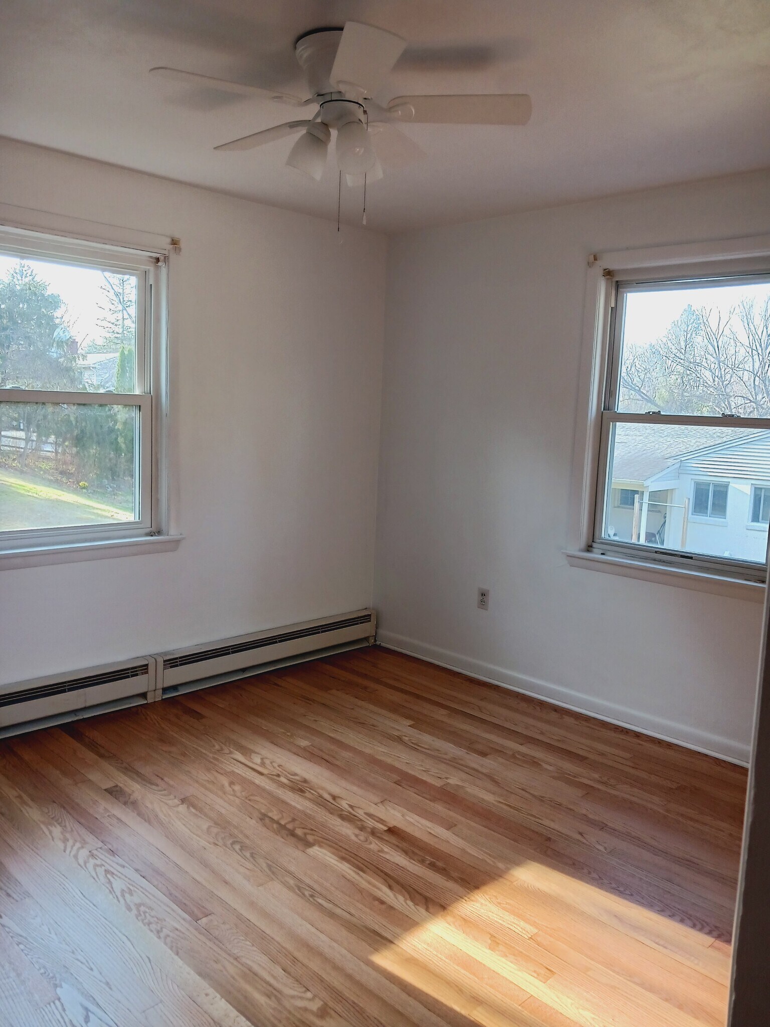 bed2 - 2908 Fisherville Rd