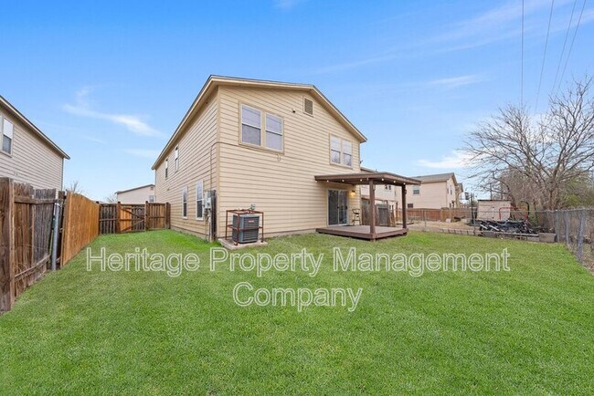 Building Photo - 915 Ridingate Farm