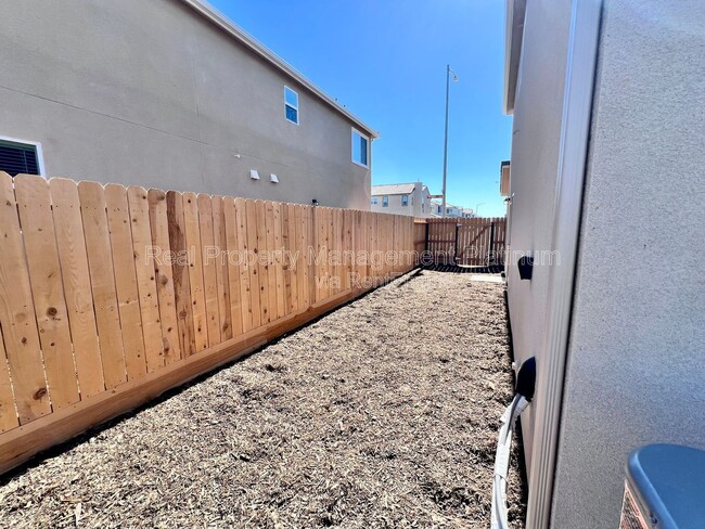 Building Photo - 2065 N Wagon Ln