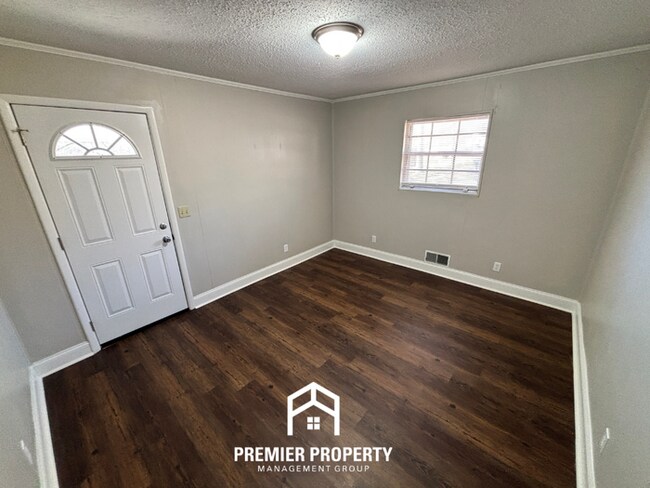 Building Photo - Spacious 3BR Home Near Birmingham w/ Hardwood Floors, Fenced Yard & Garage