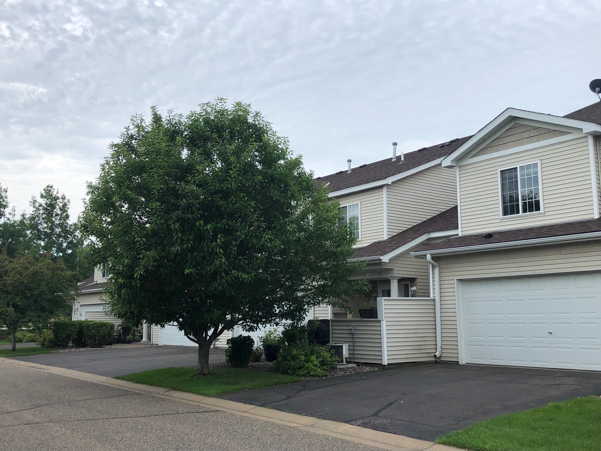 Building Photo - 1902 Aster Bay