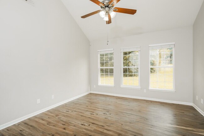 Building Photo - 802 Shefford Town Dr
