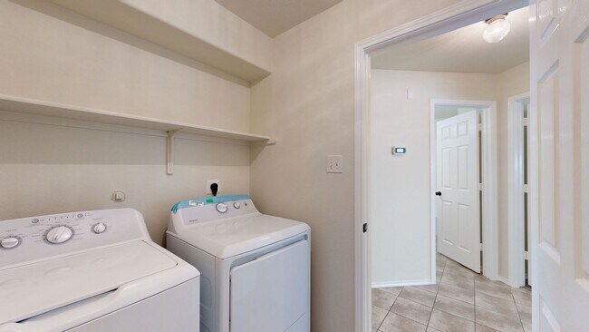 Building Photo - REMODELED BEAUTY WAITING FOR YOU BY FORT H...