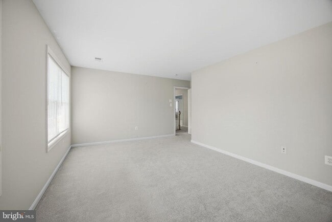 Building Photo - 20 Pinehurst Ln
