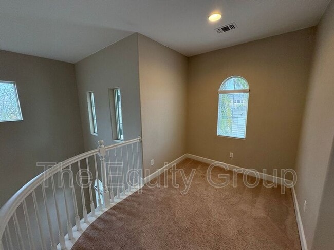 Building Photo - 3116 W Buena Vista Ave