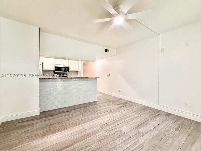 Building Photo - 277 Cypress Point Dr