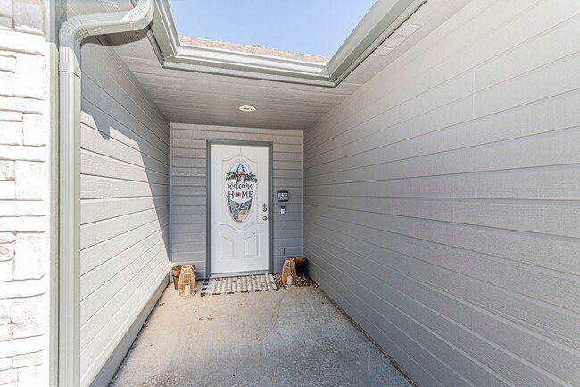 Building Photo - Please View 3D Virtual Walk-Through Before...