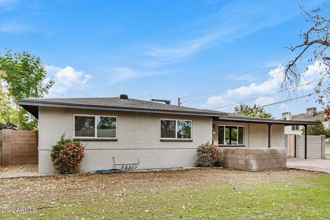 Building Photo - 2201 E Montecito Ave