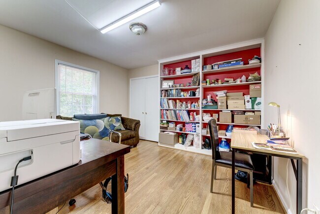 4th Bedroom has large closet & built-in bookcase! - 10108 Donegal Ct