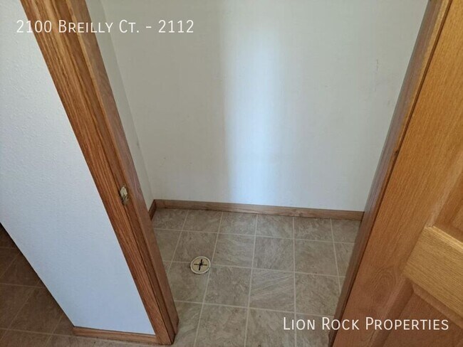 Building Photo - 2100 Breilly Ct