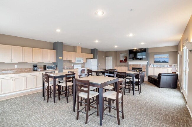 Building Photo - Amazing West Seattle 2 bedroom 2 bath W/S/...