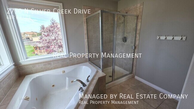 Building Photo - 2750 N Silver Creek Dr
