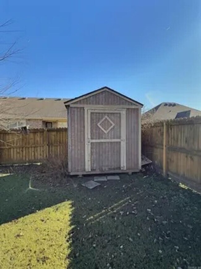 Building Photo - Great 3 Bedroom 2.5 Bathroom Cabot House