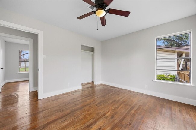 Building Photo - 1402 Kent St