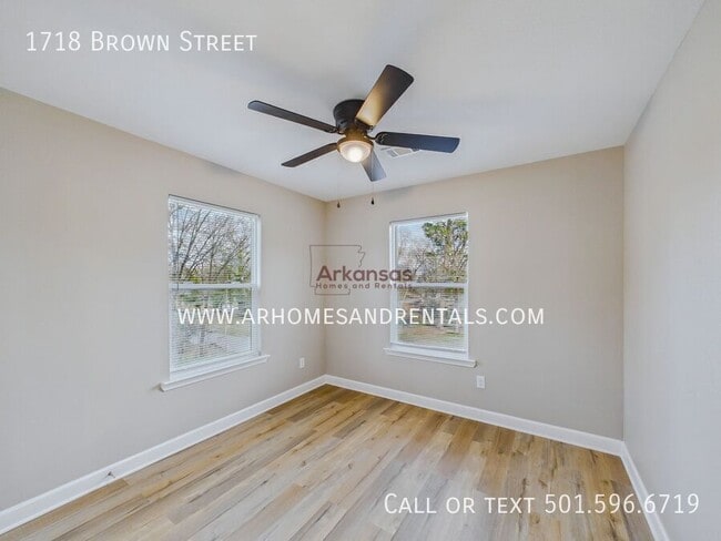 Building Photo - 1718 Brown St