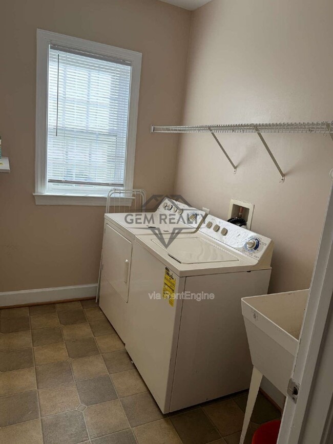 Building Photo - 3675 Expedition Dr