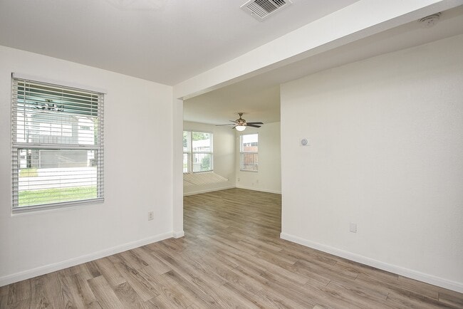 Building Photo - 3710 Dreyfus St