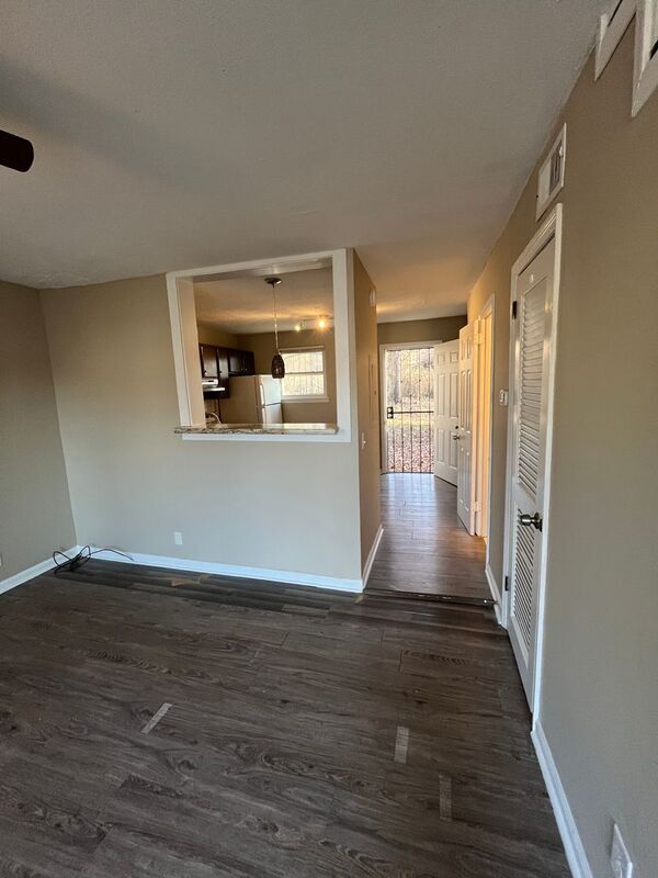 Building Photo - 2542 Highland Trace Dr