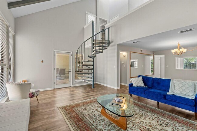 Building Photo - 13 Casa Verde St