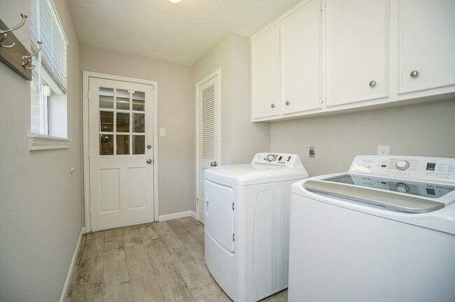 Building Photo - 22418 Goldstone Dr