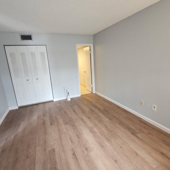 Building Photo - 950 S Kanner Hwy