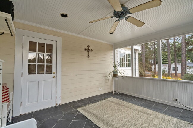 Building Photo - 2050 Midland Rd