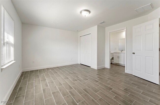 Building Photo - 5023 24th St SW