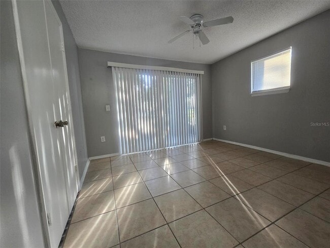 Building Photo - 10122 Winsford Oak Blvd