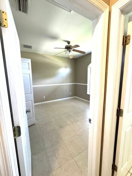 Building Photo - 286 Justene Cir
