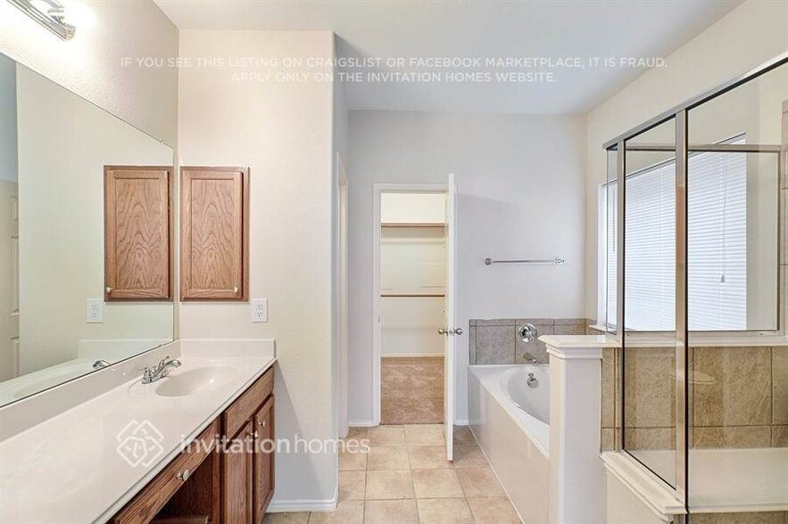 Building Photo - 9917 Lamberton Terrace